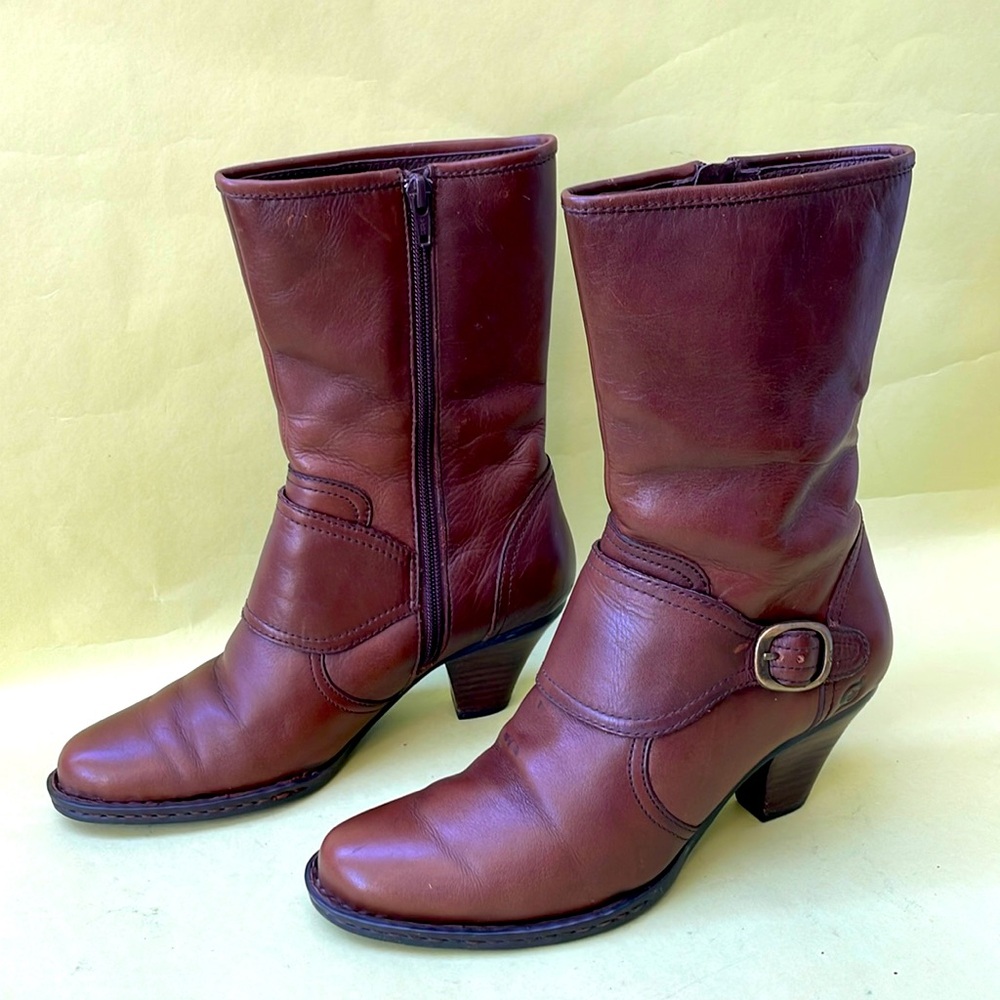 Vintage brown Born leather booties